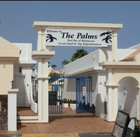 The Palms 2 Bed Duplex With Pool View